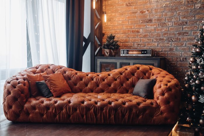 5 dicas de como limpar um sofá de suede!